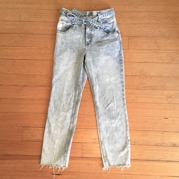 Abercrombie & Fitch Denim - Abercrombie & Fitch Ultra High Rise Mom Jeans Sz 26 / 2